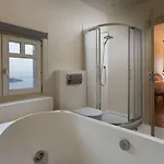 Itis Luxury With Balcony, Panoramic View & Jacuzzi Villa *