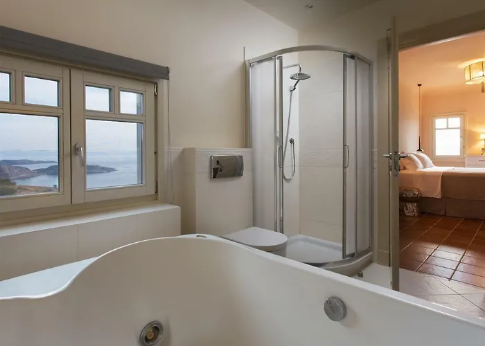 Itis Luxury With Balcony, Panoramic View & Jacuzzi Villa *